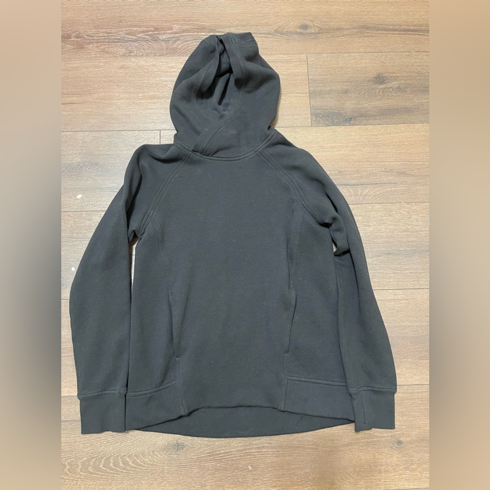 Luluelmon hoodie size 4